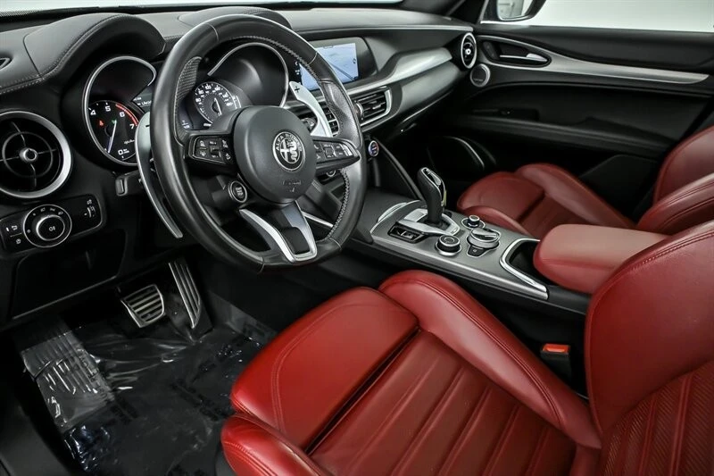 2023 Alfa Romeo - Image 17 of 31