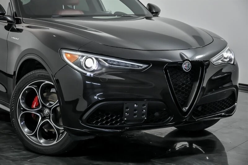2023 Alfa Romeo - Image 2 of 31