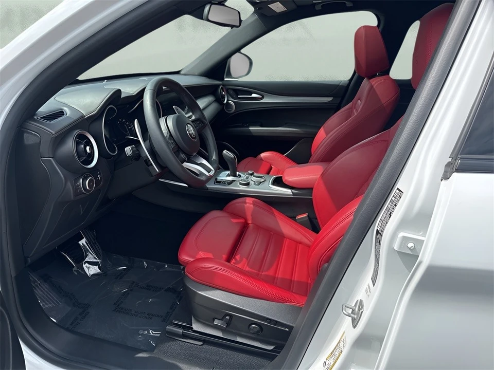 2023 Alfa Romeo Stelvio - Image 9 of 12