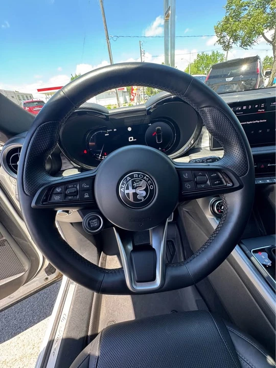 2023 Alfa Romeo Tonale - Image 14 of 16