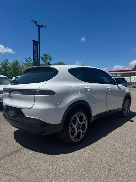 2023 Alfa Romeo Tonale - Image 3 of 16
