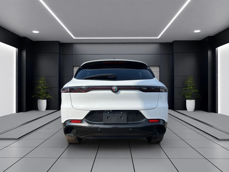 2023 Alfa Romeo Tonale - Image 7 of 20