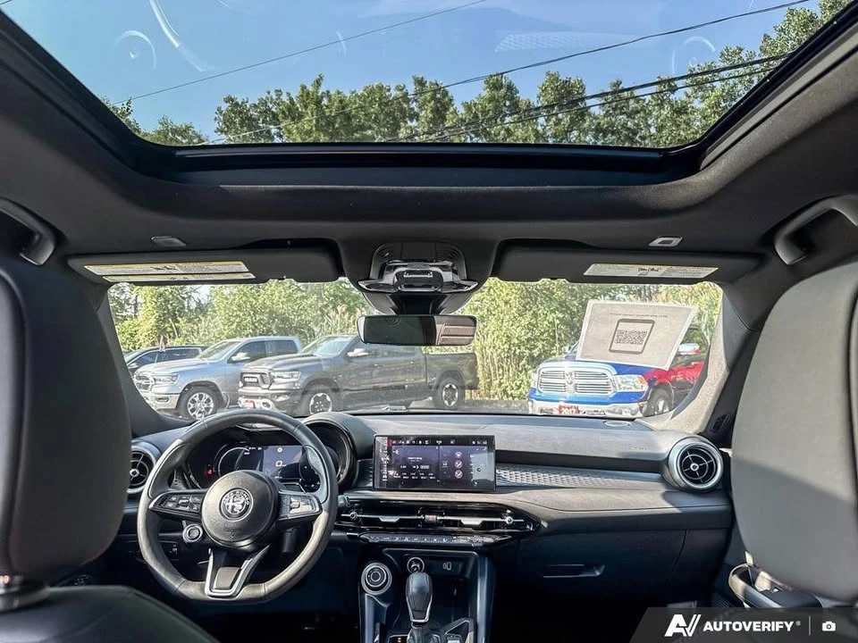 2023 Alfa Romeo Tonale - Image 10 of 15