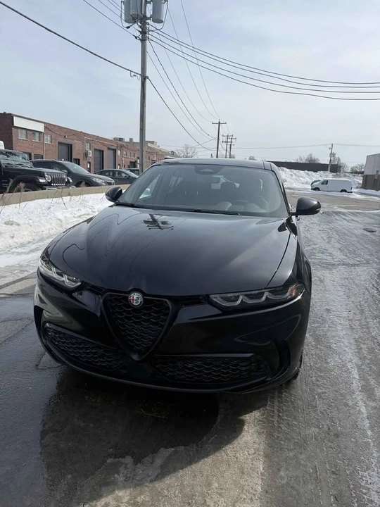 2023 Alfa Romeo Stelvio - Image 2 of 8