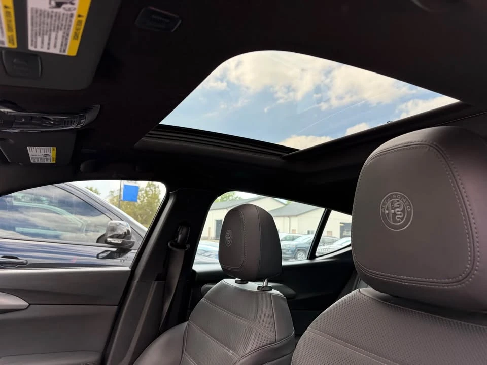 2023 Alfa Romeo Tonale - Image 5 of 9