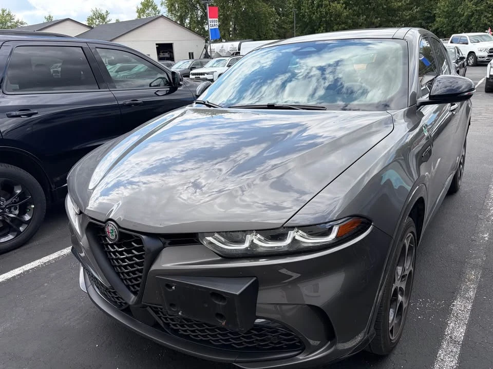 2023 Alfa Romeo Tonale - Image 2 of 9