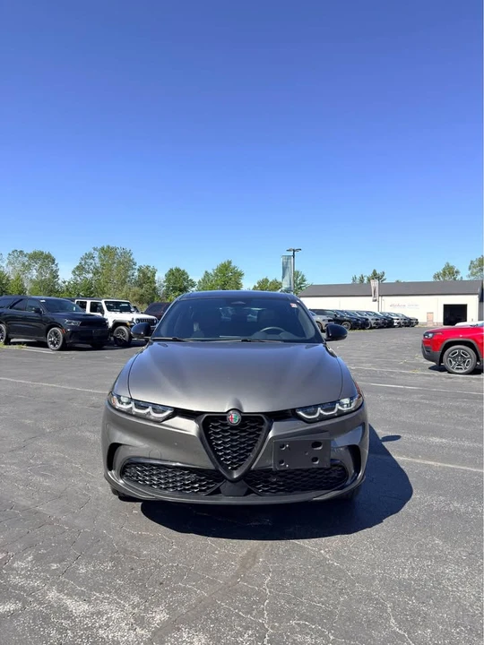2023 Alfa Romeo Tonale - Image 2 of 19