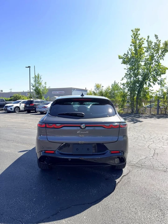 2023 Alfa Romeo Tonale - Image 5 of 19