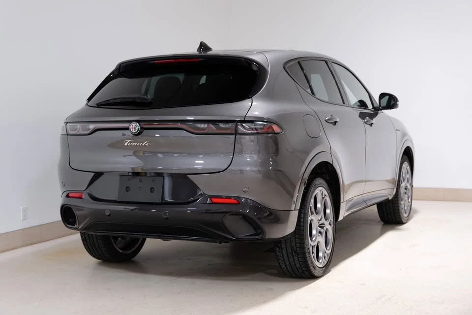 2023 Alfa Romeo - Image 5 of 11