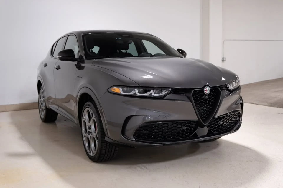 2023 Alfa Romeo - Image 3 of 11