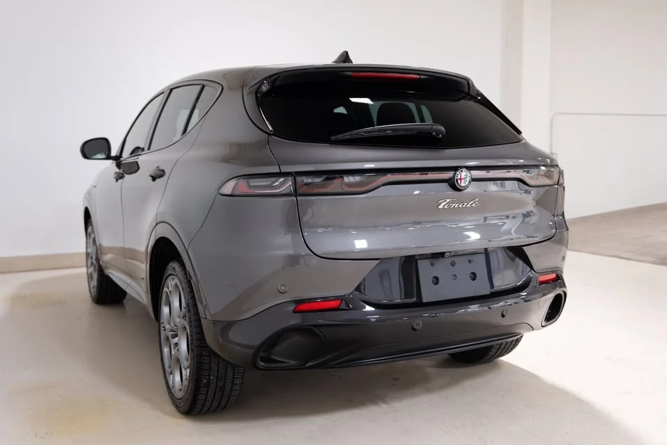 2023 Alfa Romeo - Image 6 of 11