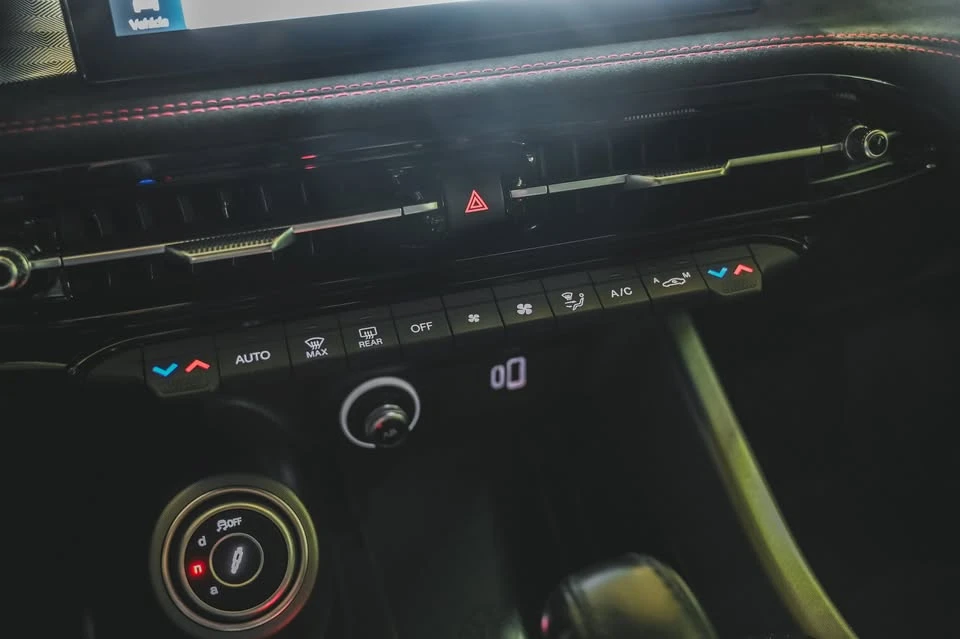 2023 Alfa Romeo Tonale - Image 12 of 17