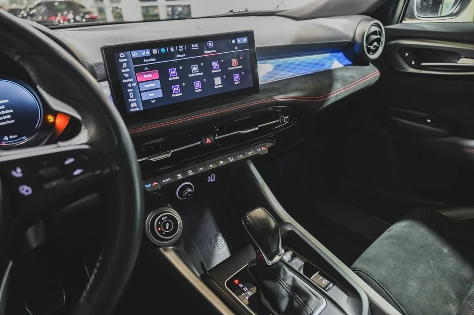 2023 Alfa Romeo Tonale - Image 10 of 17