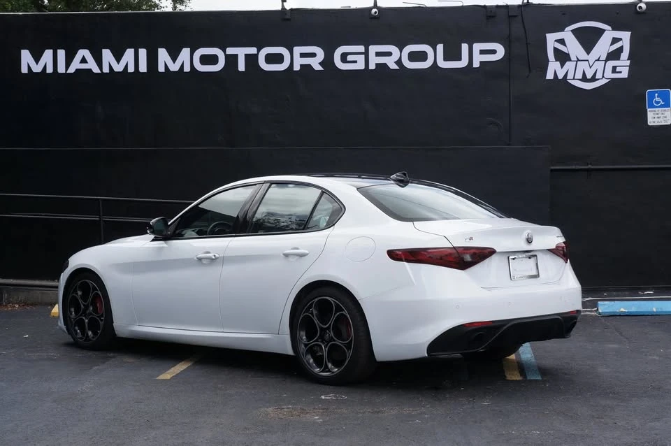 2023 Alfa Romeo Giulia - Image 4 of 19