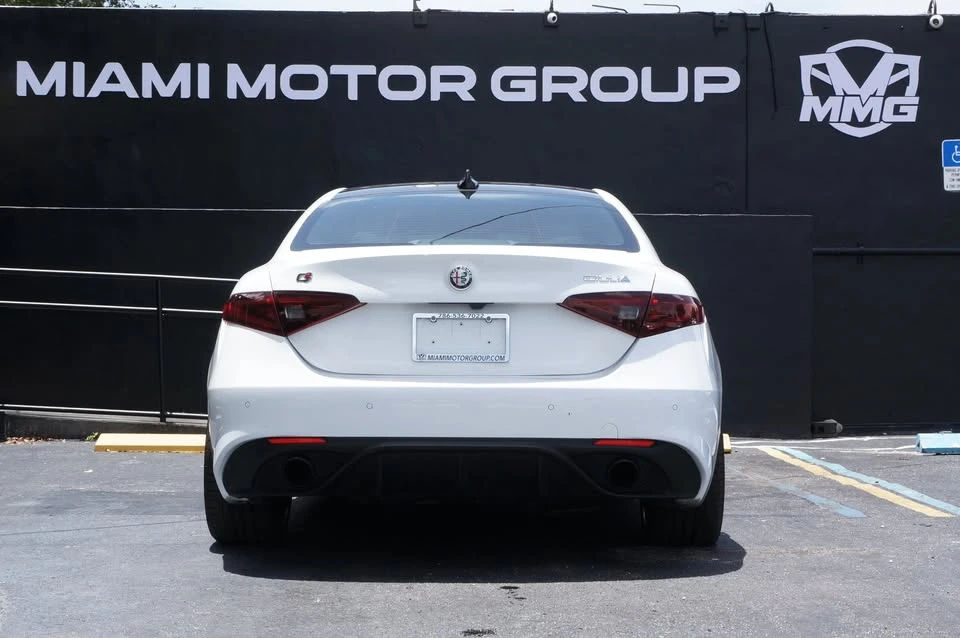 2023 Alfa Romeo Giulia - Image 5 of 19