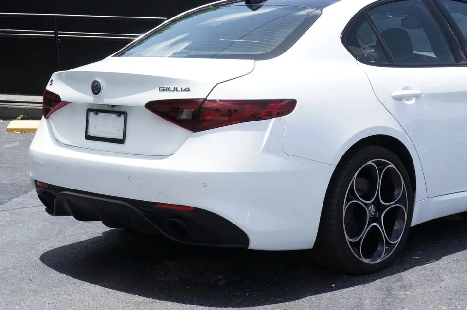 2023 Alfa Romeo Giulia - Image 9 of 19