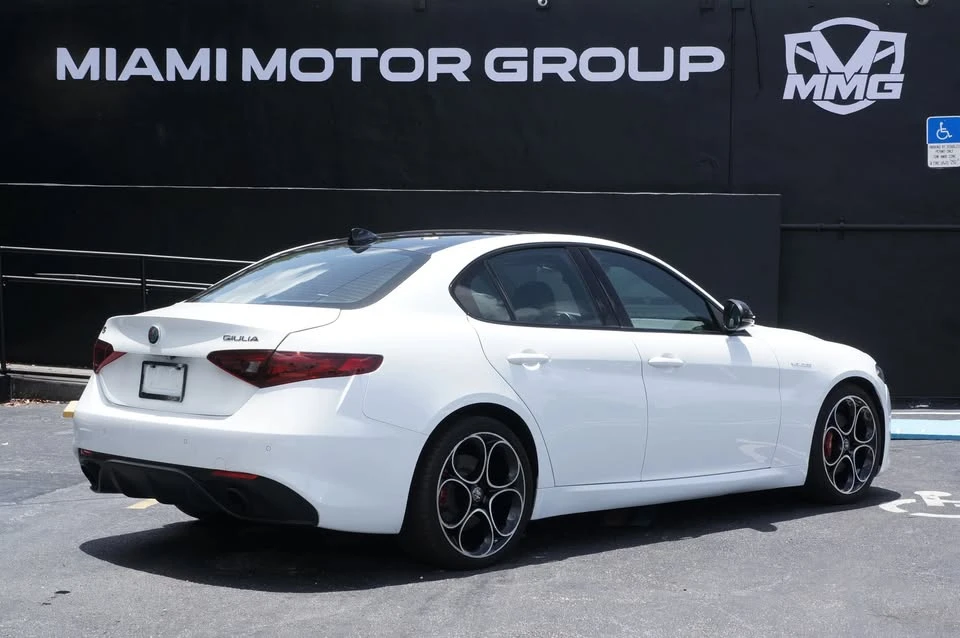 2023 Alfa Romeo Giulia - Image 6 of 19