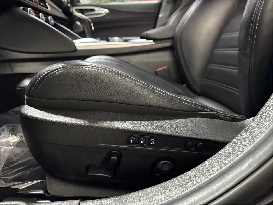 2023 Alfa Romeo Giulia - Image 17 of 20