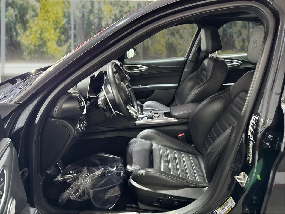 2023 Alfa Romeo Giulia - Image 9 of 20