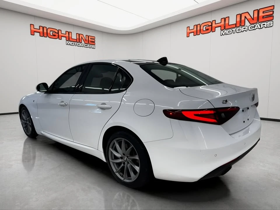 2023 Alfa Romeo Giulia - Image 7 of 20