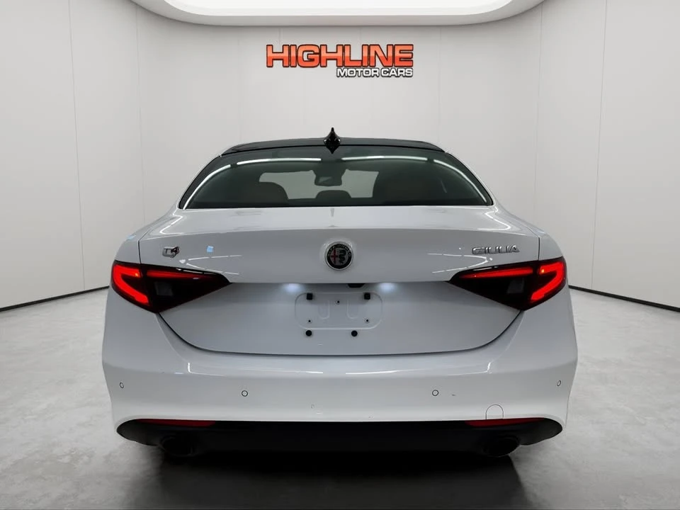 2023 Alfa Romeo Giulia - Image 5 of 20
