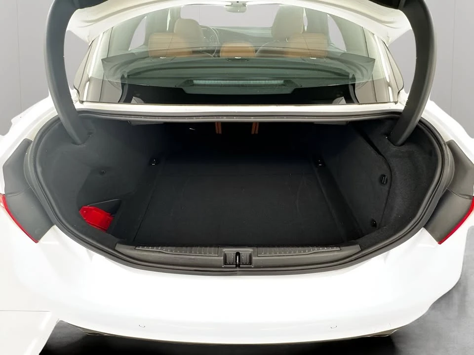 2023 Alfa Romeo Giulia - Image 9 of 20