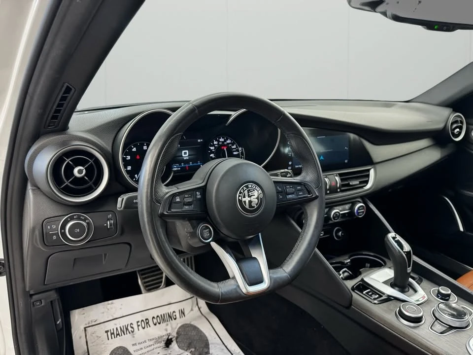 2023 Alfa Romeo Giulia - Image 15 of 20