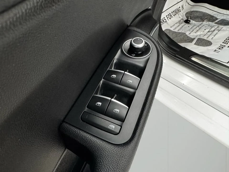 2023 Alfa Romeo Giulia - Image 12 of 20