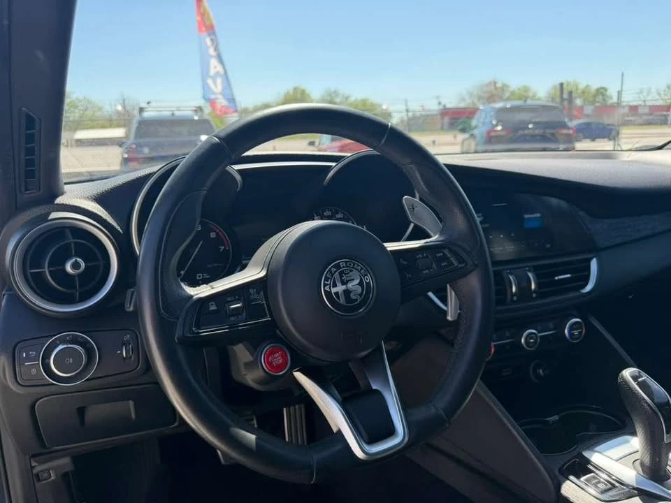 2023 Alfa Romeo Giulia - Image 3 of 12