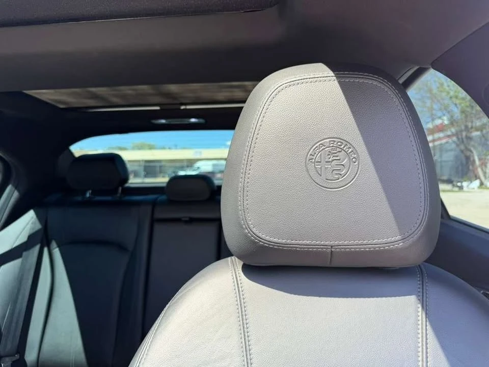 2023 Alfa Romeo Giulia - Image 4 of 12