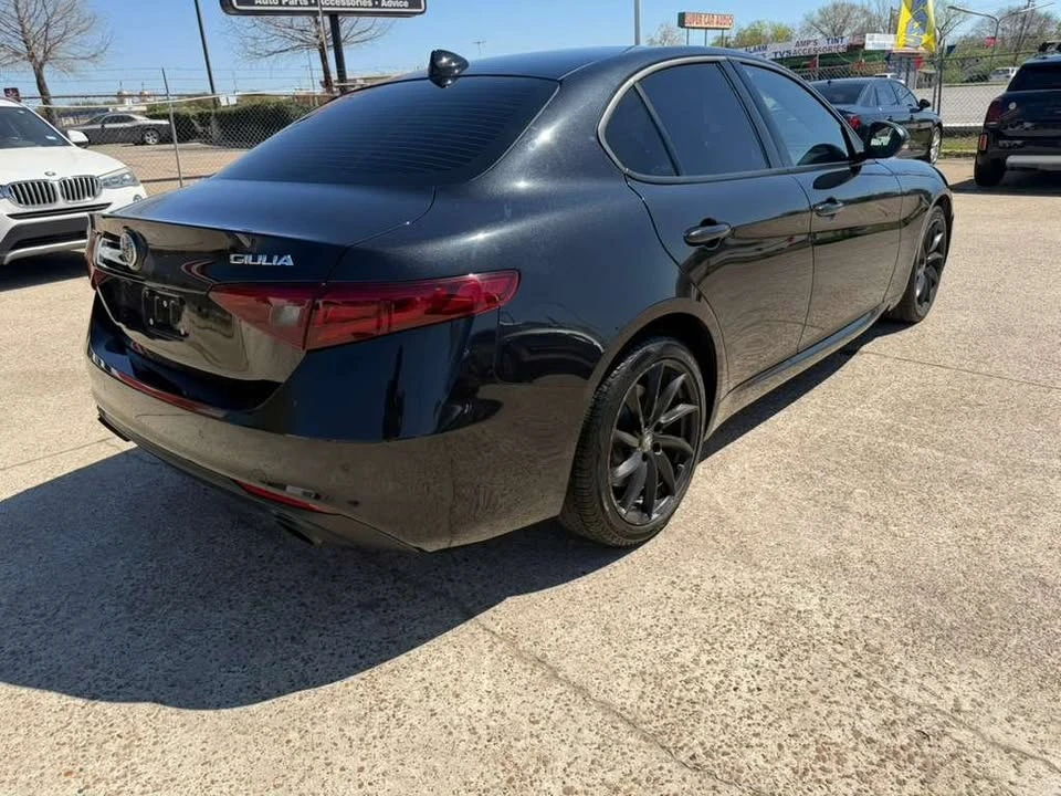 2023 Alfa Romeo Giulia - Image 12 of 12