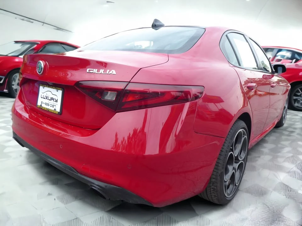 2023 Alfa Romeo Giulia - Image 10 of 20