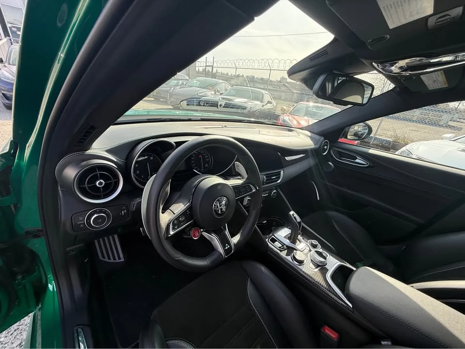 2023 Alfa Romeo Giulia - Image 14 of 17