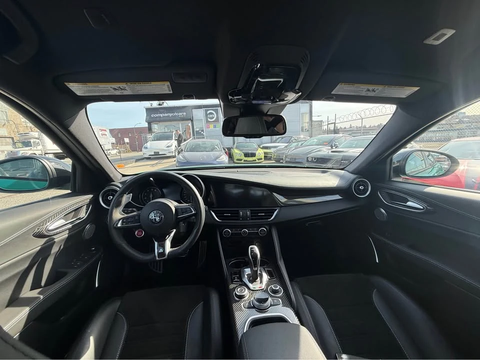 2023 Alfa Romeo Giulia - Image 12 of 17