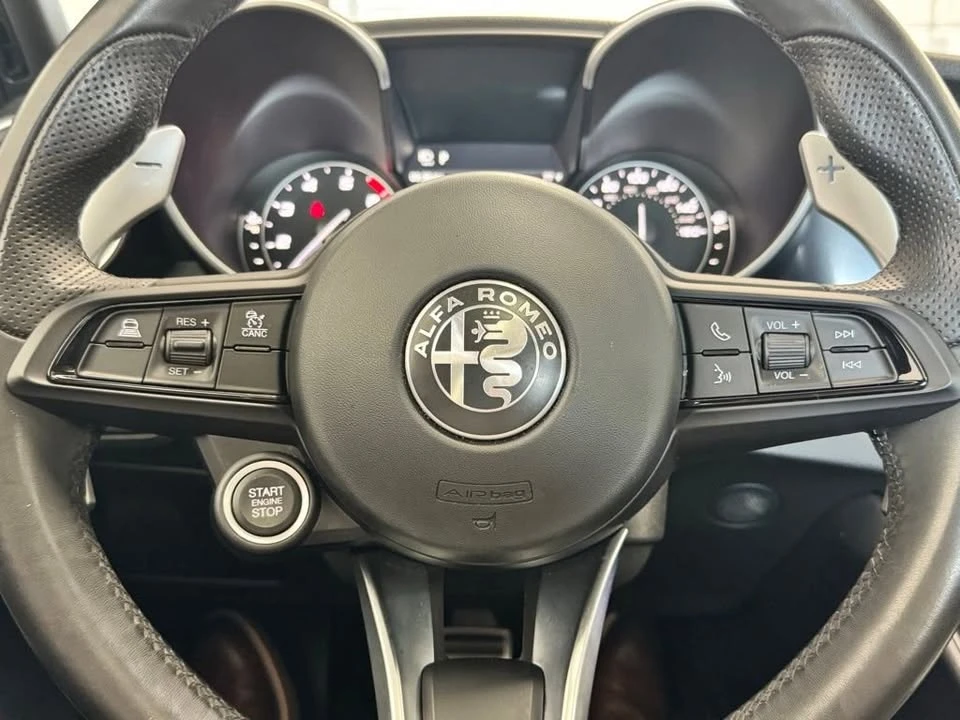 2023 Alfa Romeo Giulia - Image 11 of 16