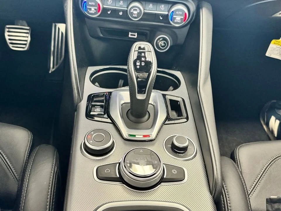 2023 Alfa Romeo Giulia - Image 16 of 16