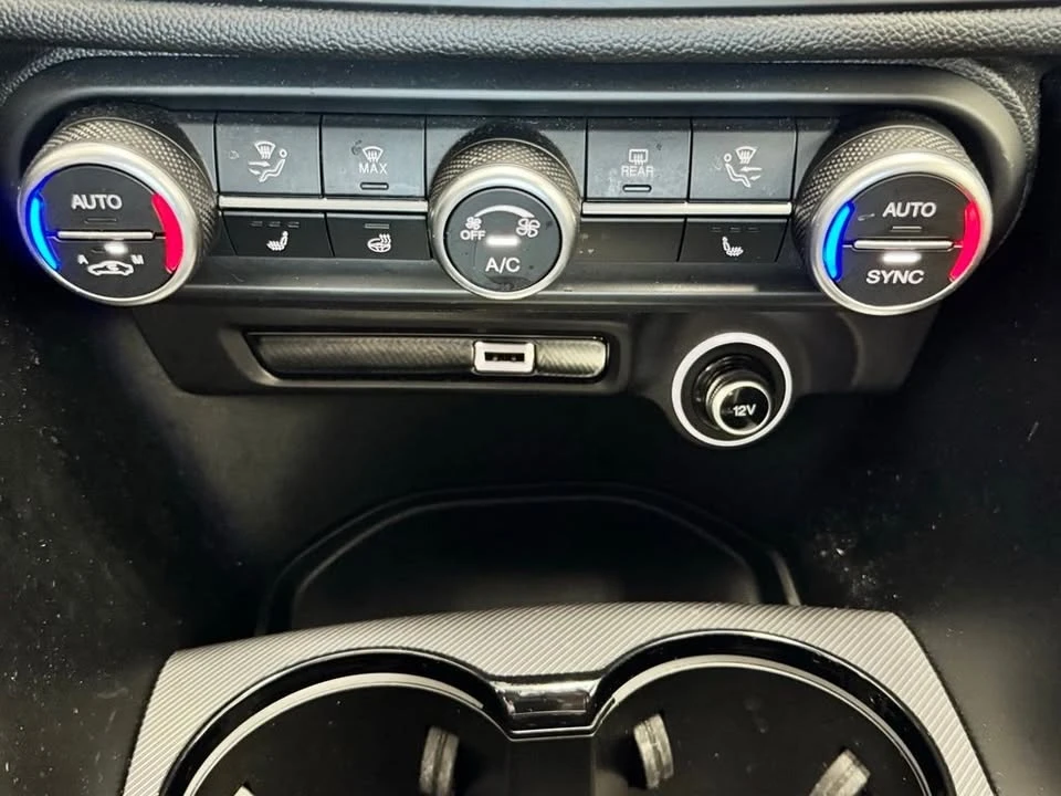 2023 Alfa Romeo Giulia - Image 15 of 16