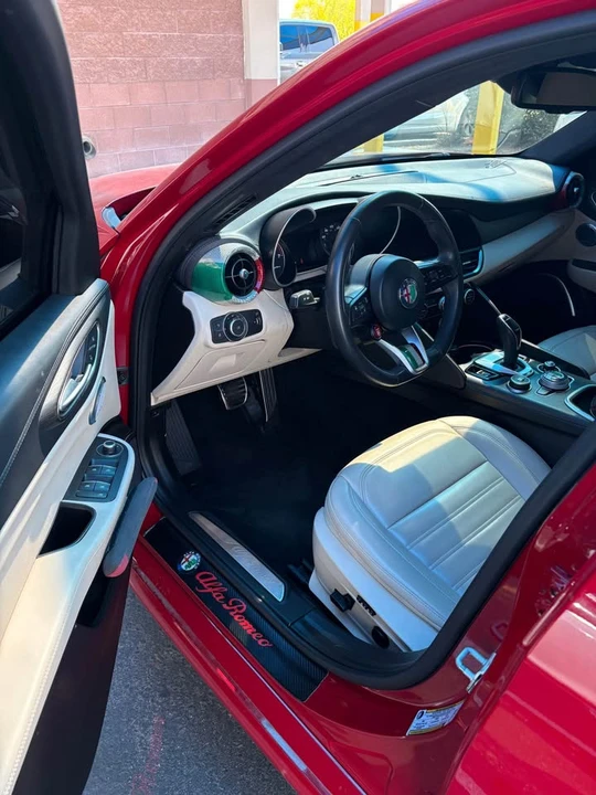 2023 Alfa Romeo Giulia - Image 12 of 14