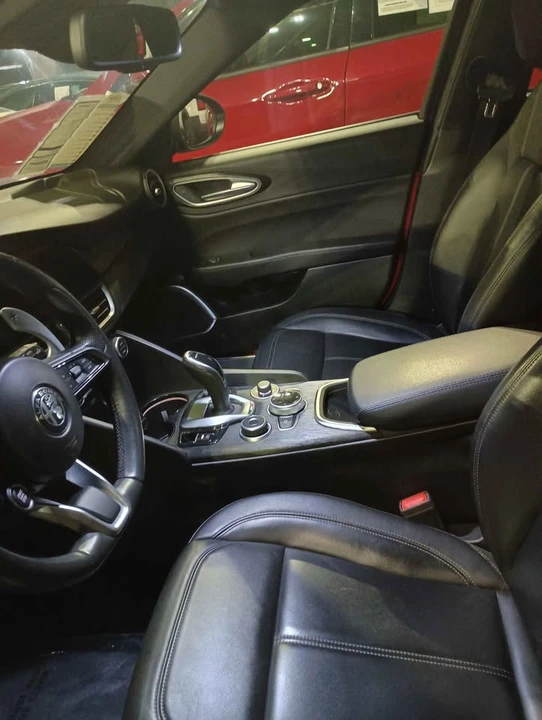 2023 Alfa Romeo Giulia - Image 4 of 8