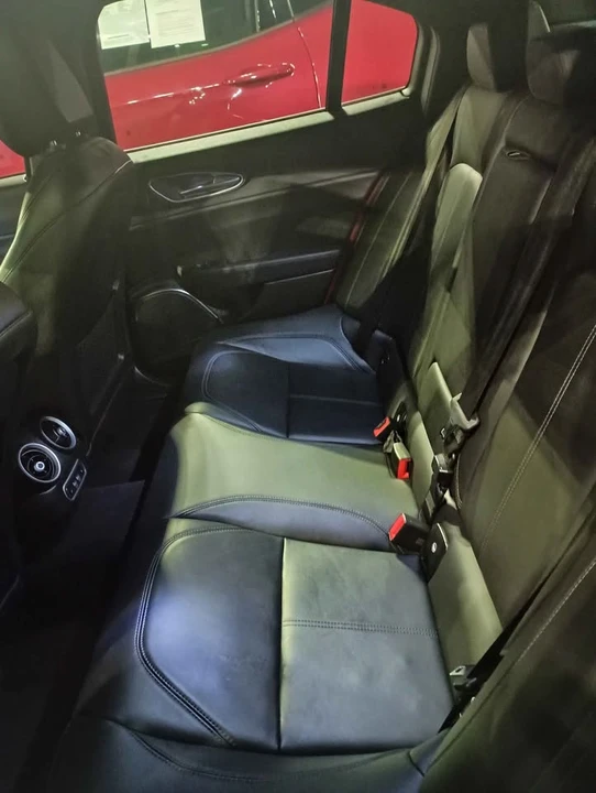 2023 Alfa Romeo Giulia - Image 7 of 8