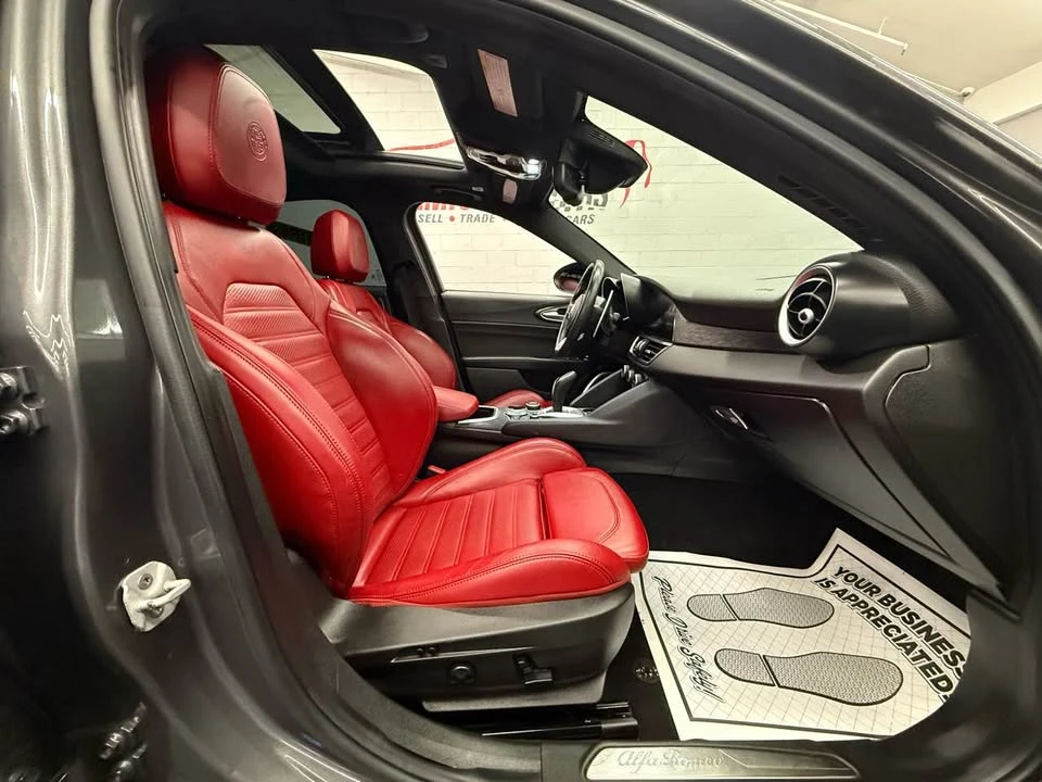 2023 Alfa Romeo Giulia - Image 7 of 18