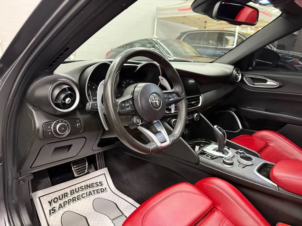 2023 Alfa Romeo Giulia - Image 10 of 18