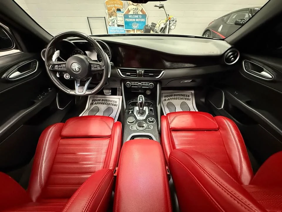 2023 Alfa Romeo Giulia - Image 13 of 18