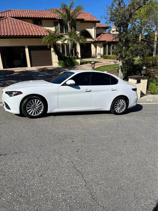 2023 Alfa Romeo Giulia - Image 3 of 7