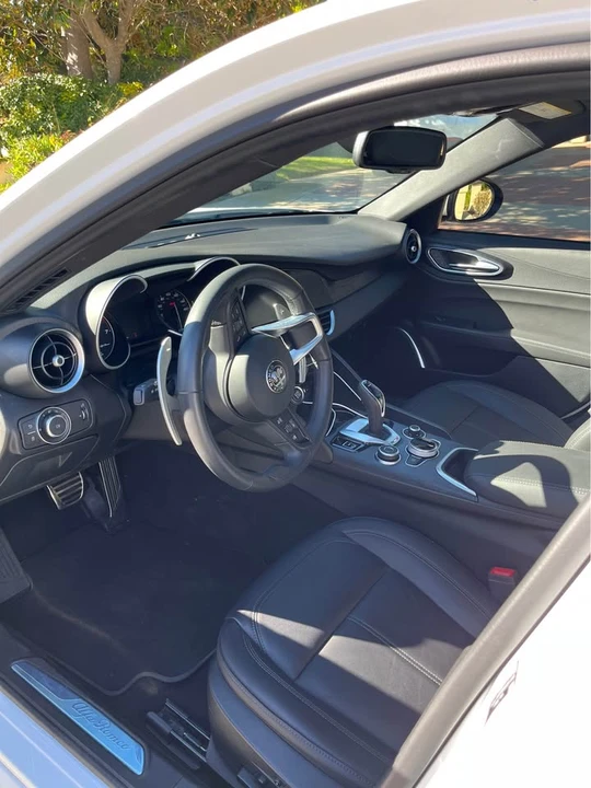 2023 Alfa Romeo Giulia - Image 5 of 7