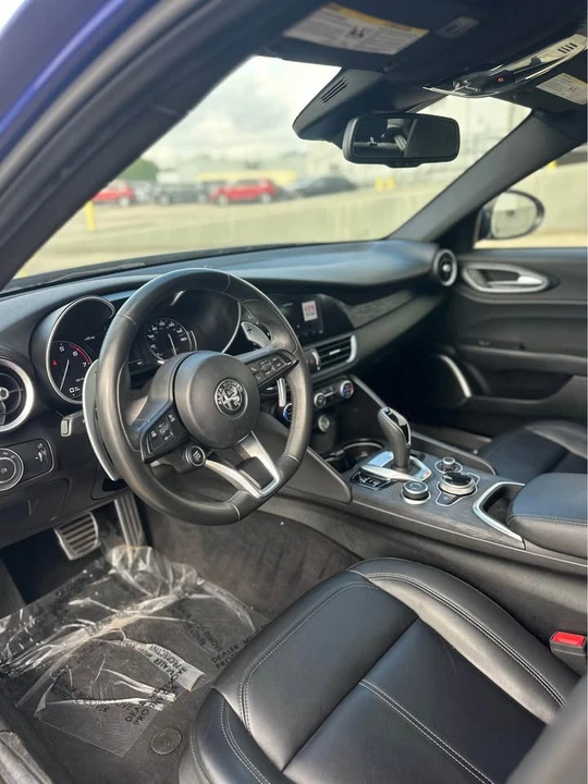 2023 Alfa Romeo Giulia - Image 6 of 6
