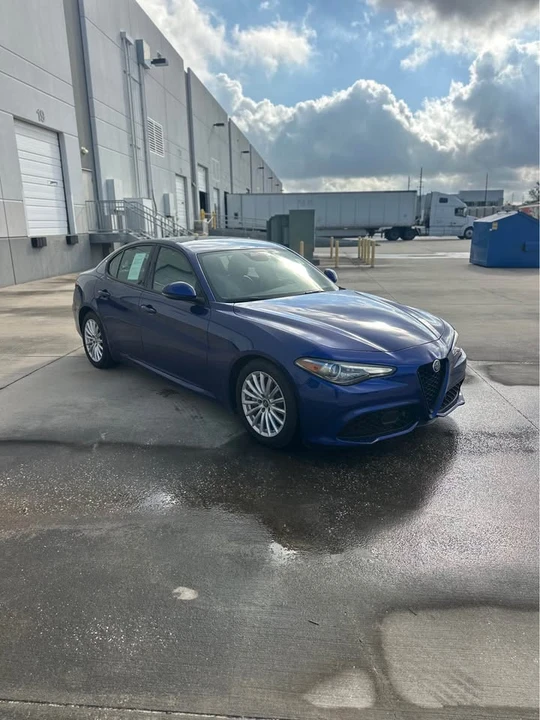 2023 Alfa Romeo Giulia - Image 4 of 6