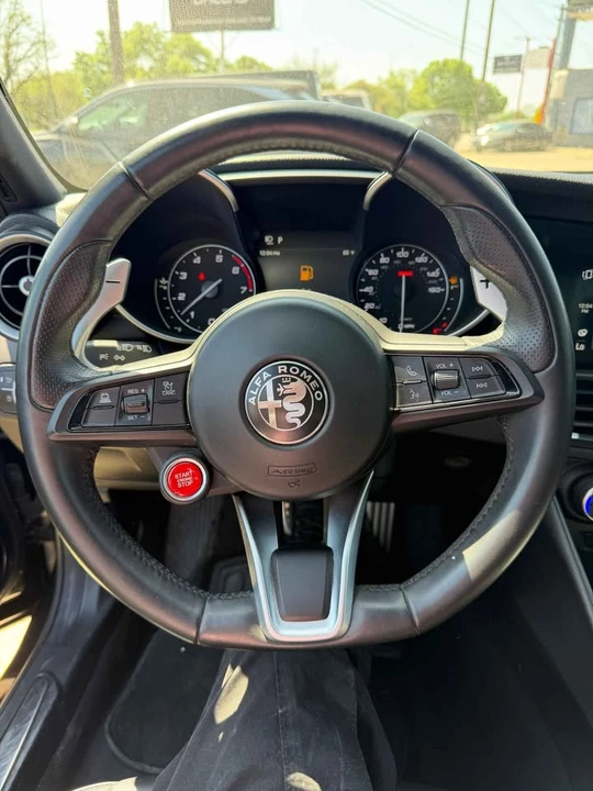 2023 Alfa Romeo Giulia - Image 6 of 10