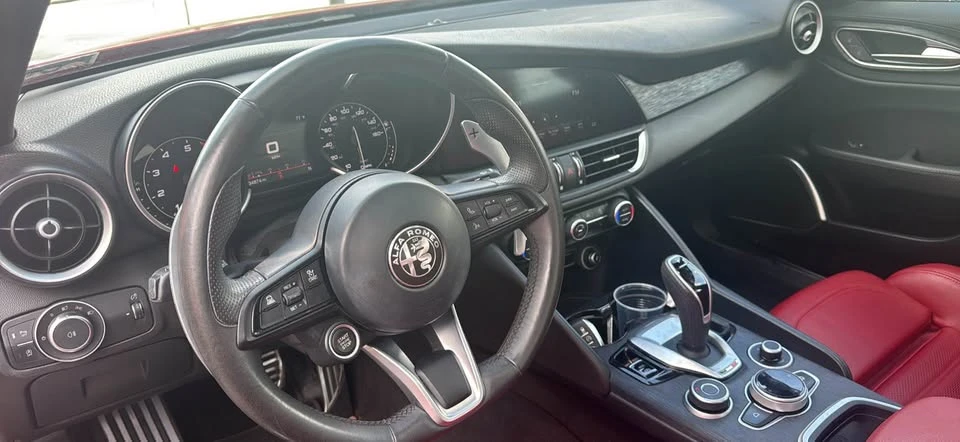 2023 Alfa Romeo Giulia - Image 8 of 8