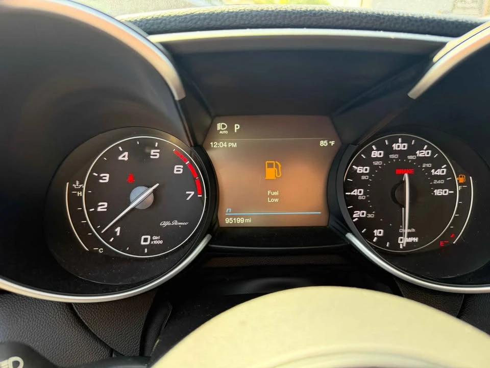 2023 Alfa Romeo Giulia - Image 3 of 10